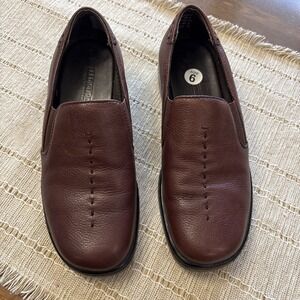 Womens Predictions Leather Collection Slip On Brown Loafers Size 6